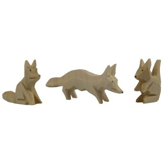 Carved foxes / squirrels 2 cm, 3 pcs.