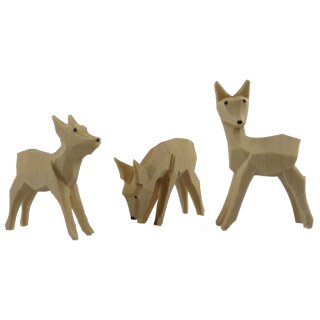 Skupina vyřezávaných jelenů 4 cm, 3 ks.